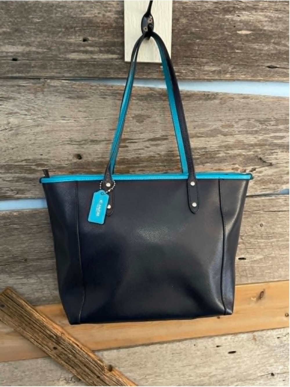 Coach City Tote in Midnight Blue Crossgreain Leather and turquoise accents - Picture 5 of 7